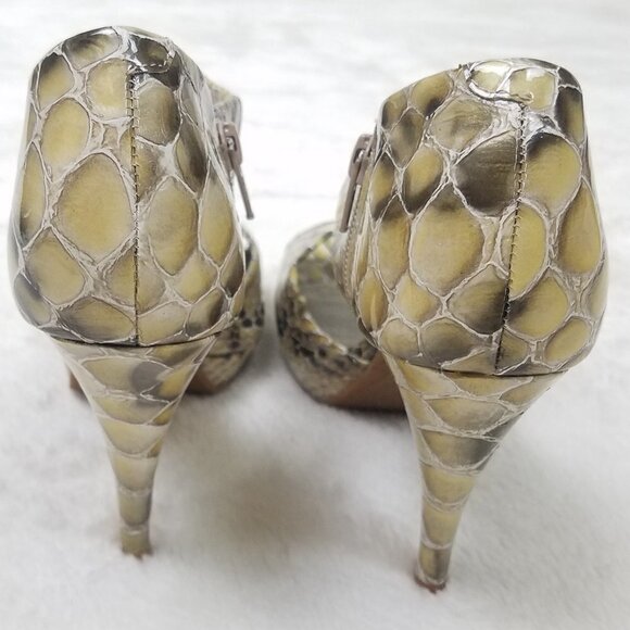 NWOT Gianni Bini Cream Snake Patent Stiletto 9.5 - Picture 6 of 10